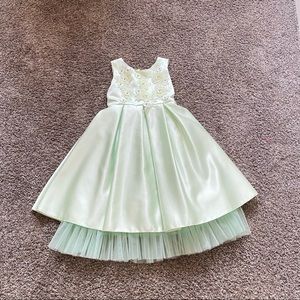 Never worn little girls olive dress size 6